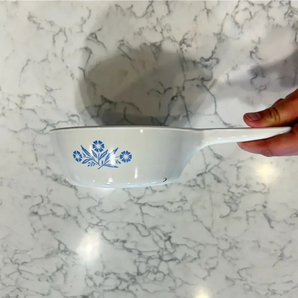 Vintage Corning Ware Cornflower P-82-B Menu-ette White & Blue‎ Small Sauce Pan